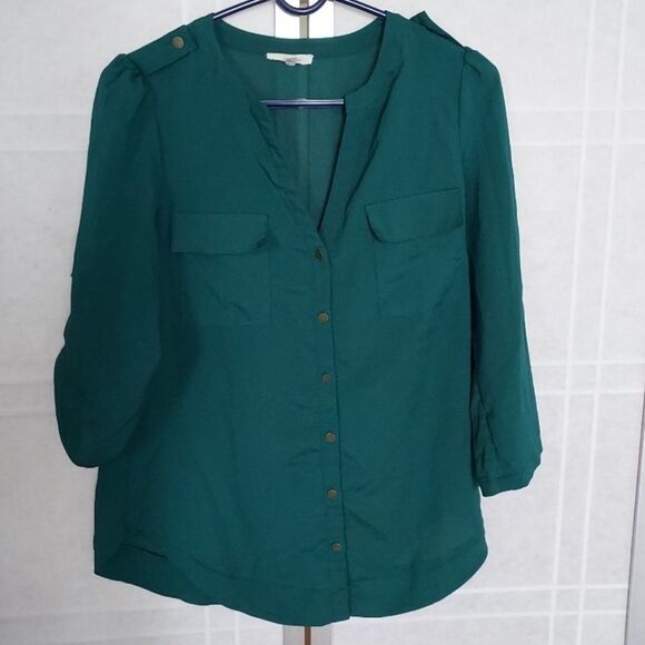 41 Hawthorn Green 3/4 sleeve button down v neck blouse - Picture 1 of 2